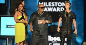 Justin Bieber booed at billboard awards 2013