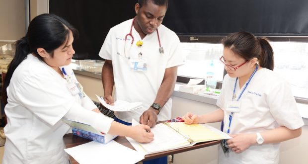 4 Smart Reasons to Earn an Advanced Degree in Nursing